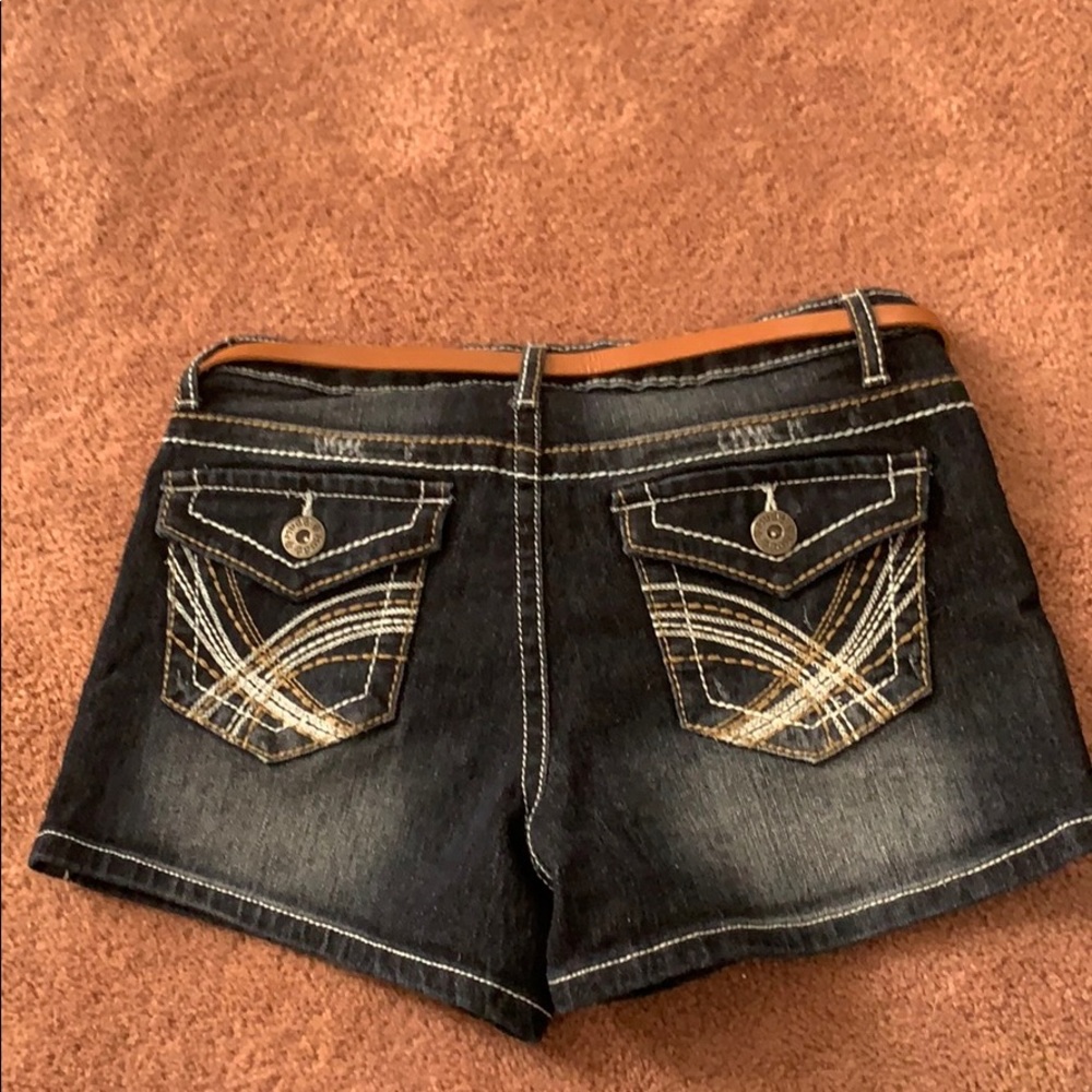 Shorts - Picture 2 of 3